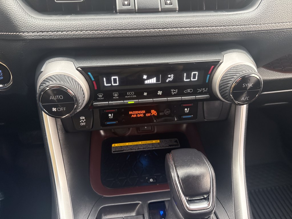 Used 2020 Toyota RAV4 Limited AWD/4WD image 33