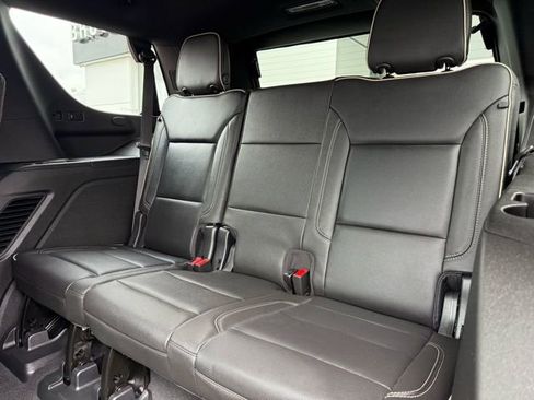 Used 2022 GMC Yukon SLT w/ SLT Luxury Package image 24