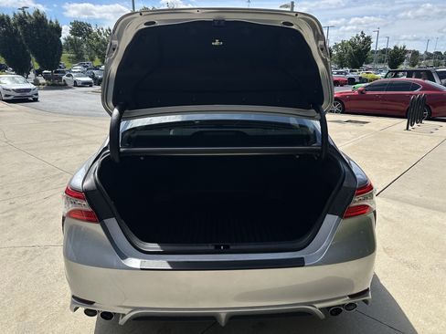 Used 2019 Toyota Camry XSE FWD image 29