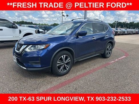 Used 2020 Nissan Rogue SV w/ Premium Package FWD image 3