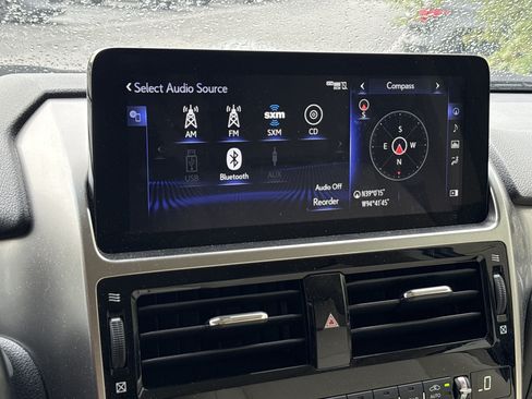 Used 2023 Lexus GX 460 Premium w/ Accessory Package AWD/4WD image 23