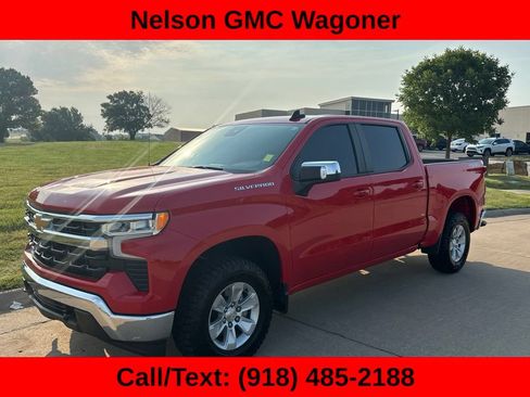 Used 2023 Chevrolet Silverado 1500 LT w/ Convenience Package II AWD/4WD image 1