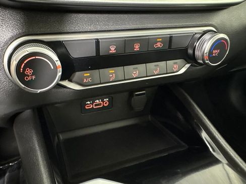 Used 2024 Nissan Altima 2.5 SV FWD image 60