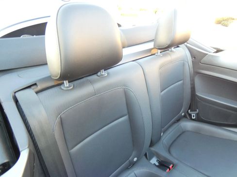 Used 2018 Volkswagen Beetle 2.0T S image 33