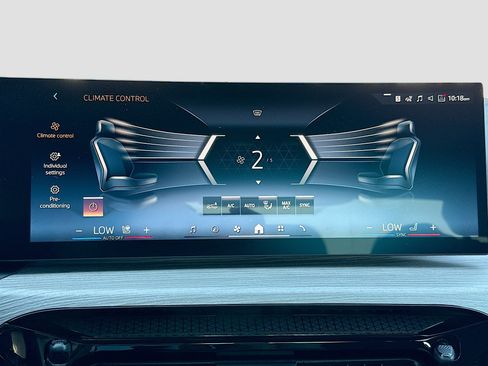 New 2026 BMW 330i Sedan w/ Convenience Package image 36