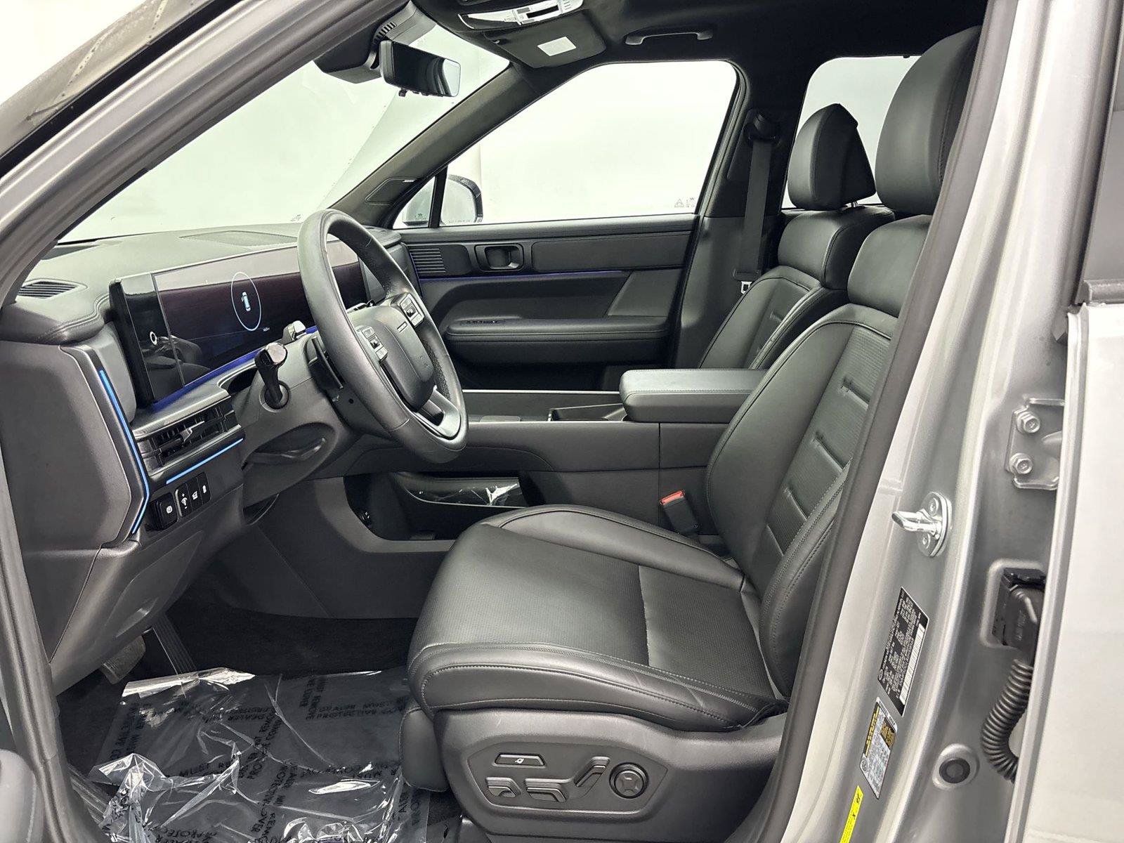 Used 2025 Hyundai Santa Fe Calligraphy AWD/4WD image 24