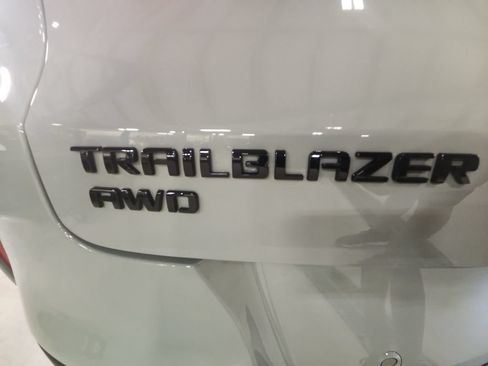Certified 2024 Chevrolet TrailBlazer RS w/ Convenience Package AWD/4WD image 39