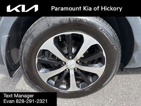 Used 2016 Kia Sorento EX w/ EX Premium Package AWD/4WD image 9