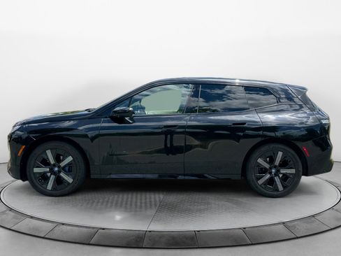 Used 2024 BMW iX xDrive50 w/ Sport Package AWD/4WD image 4