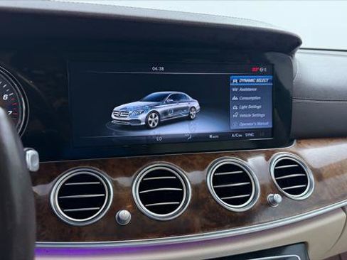 Used 2017 Mercedes-Benz E 300 image 24