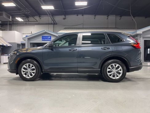 Used 2023 Honda CR-V LX image 4