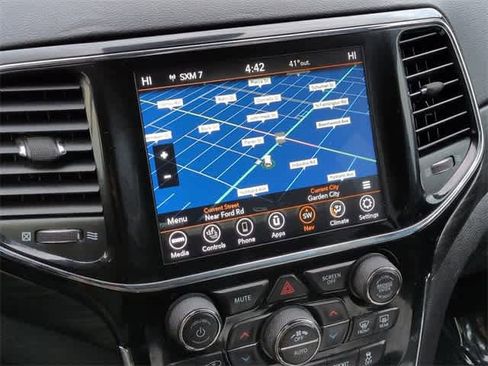 Used 2020 Jeep Grand Cherokee Altitude image 28