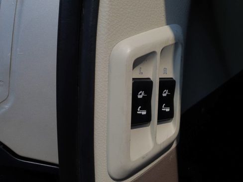 Used 2011 Lexus GX 460 image 52