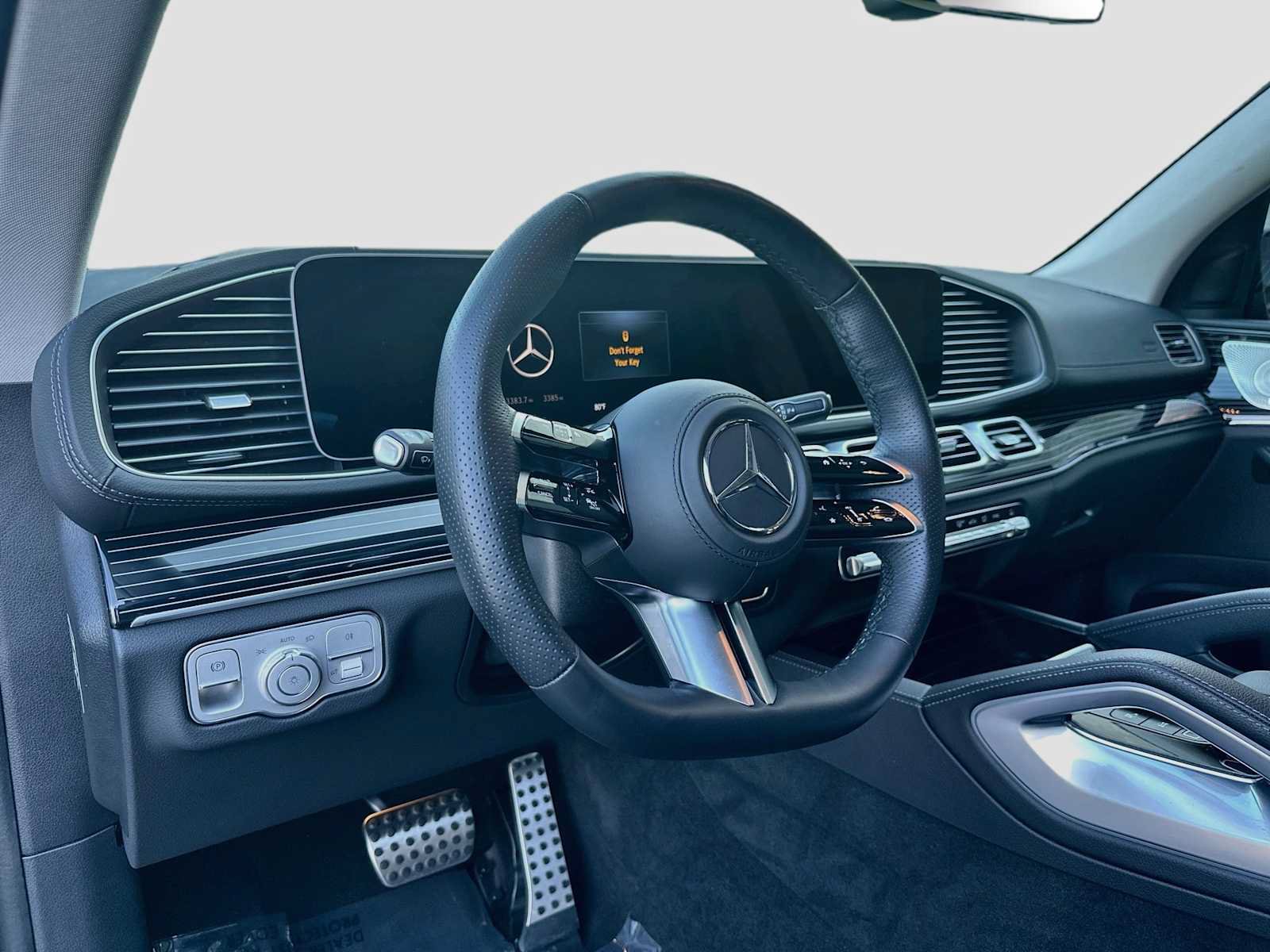 Used 2026 Mercedes-Benz GLS 580 4MATIC image 9