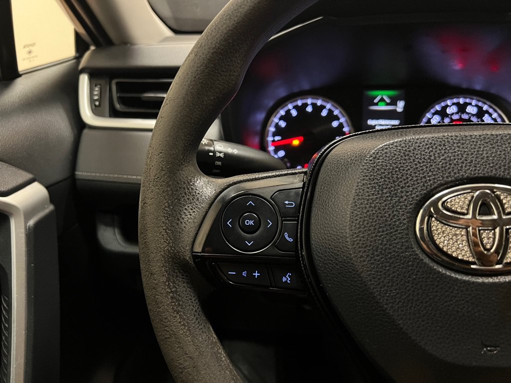 Used 2019 Toyota RAV4 LE FWD image 28