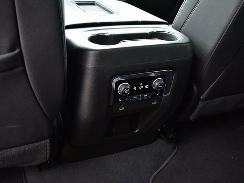 Used 2023 Chevrolet Suburban Premier image 26