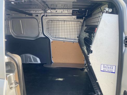 Used 2019 Ford Transit Connect XLT image 18