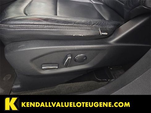 Used 2017 Ford Explorer XLT image 17