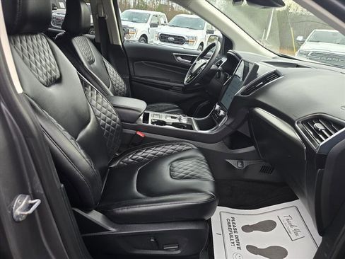 Used 2024 Ford Edge Titanium image 13