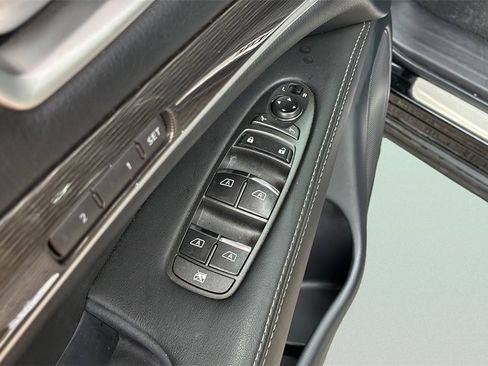 Used 2019 INFINITI QX60 Luxe w/ Essential Package image 12