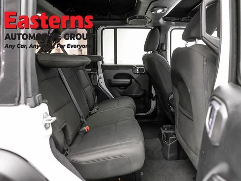 Used 2018 Jeep Wrangler Unlimited Sport S AWD/4WD image 22