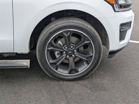 Used 2024 Ford Expedition Max Limited image 24