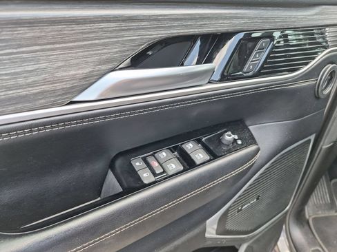 Used 2024 Jeep Wagoneer Series II AWD/4WD image 14