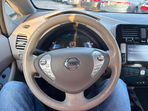 Used 2015 Nissan Leaf SV w/ LED & Quick Charge Package image 13