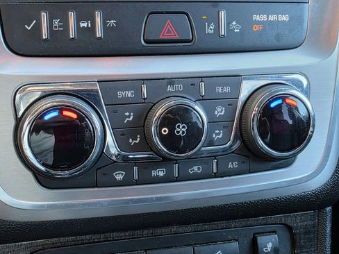 Used 2017 GMC Acadia Limited SLT image 28