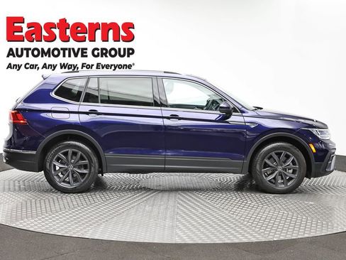 Used 2023 Volkswagen Tiguan SE AWD/4WD image 4