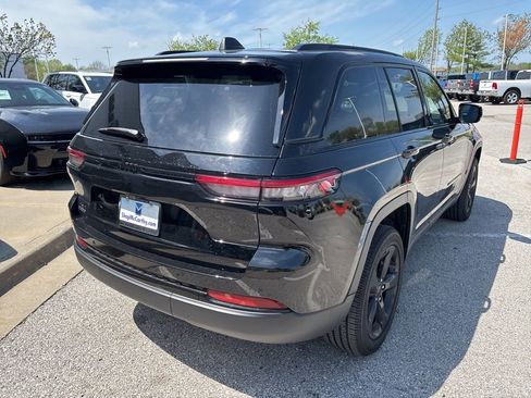 New 2025 Jeep Grand Cherokee Altitude AWD/4WD image 25