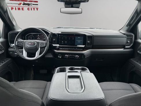 Used 2024 GMC Sierra 1500 SLE AWD/4WD image 16