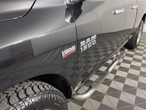 Used 2017 RAM 1500 Express AWD/4WD image 9
