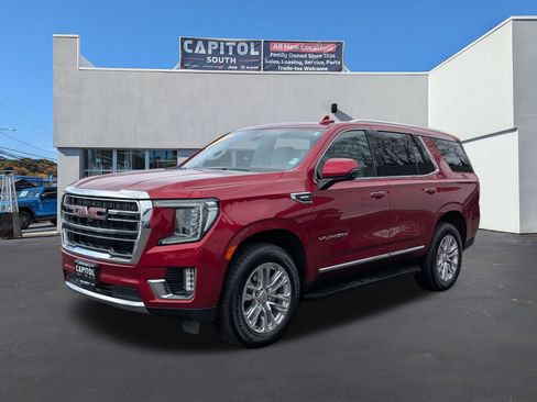 Used 2023 GMC Yukon SLT w/ SLT Premium Package image 5