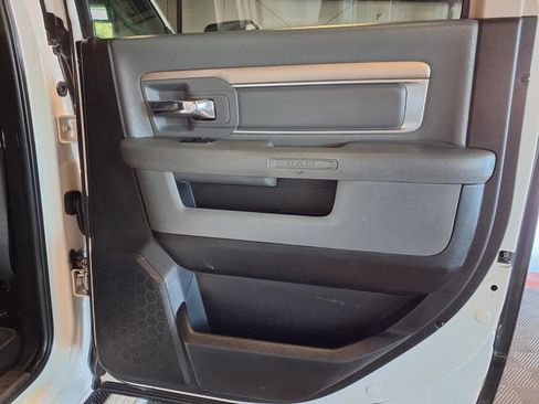 Used 2018 RAM 2500 SLT image 10