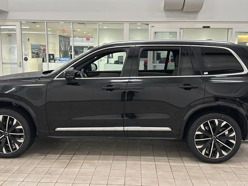 New 2026 Volvo XC90 T8 Plus w/ Protection Package Premier AWD/4WD image 8