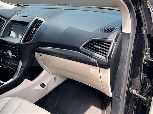 Used 2019 Ford Edge Titanium AWD/4WD image 26