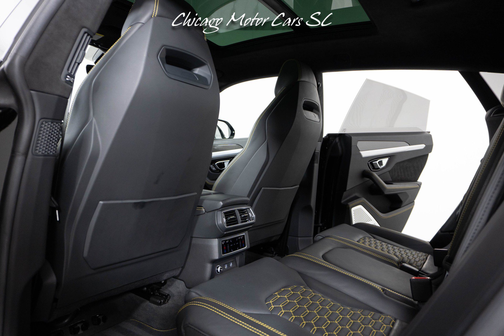 Used 2021 Lamborghini Urus AWD/4WD image 58