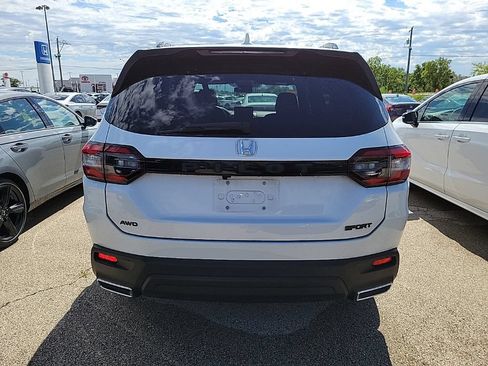Used 2023 Honda Pilot Sport image 3