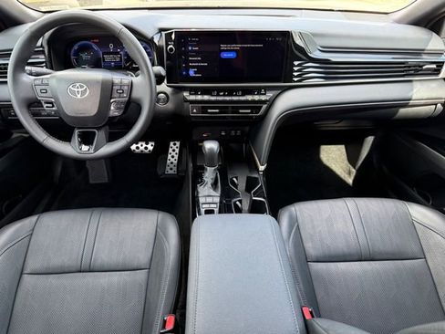 Used 2025 Toyota Camry XSE FWD image 27