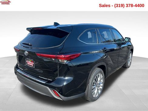 Used 2023 Toyota Highlander Platinum AWD/4WD image 5
