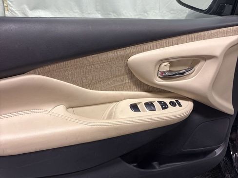 Used 2024 Nissan Murano SV AWD/4WD image 12