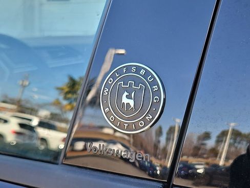 Used 2024 Volkswagen Tiguan Wolfsburg Edition image 32