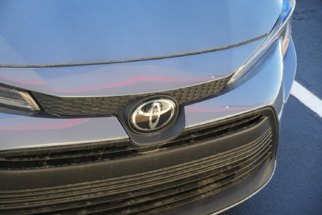 Used 2025 Toyota Corolla LE FWD image 6
