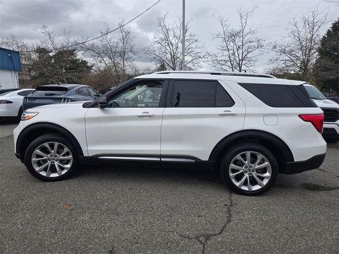 Used 2022 Ford Explorer Platinum w/ Equipment Group 601A image 8