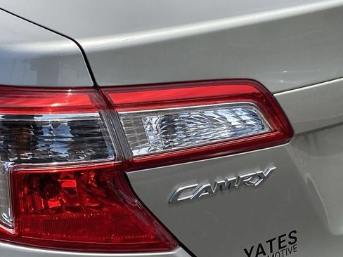 Used 2014 Toyota Camry LE FWD image 25
