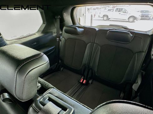 Used 2024 Jeep Grand Cherokee L Laredo image 32