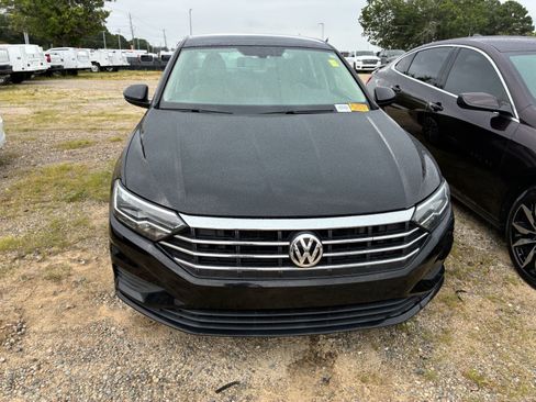 Used 2020 Volkswagen Jetta SE FWD image 2