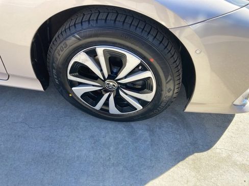 Used 2019 Toyota Prius Prime image 11