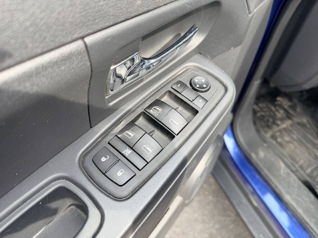 Used 2010 Jeep Liberty Sport w/ Popular Equipment Group AWD/4WD image 8